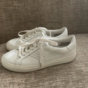 Tory Burch white sneakers. Great condition.